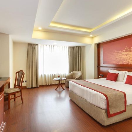 Hotel Aela Grand Near Delhi Airport By La Casa Нью-Дели Экстерьер фото