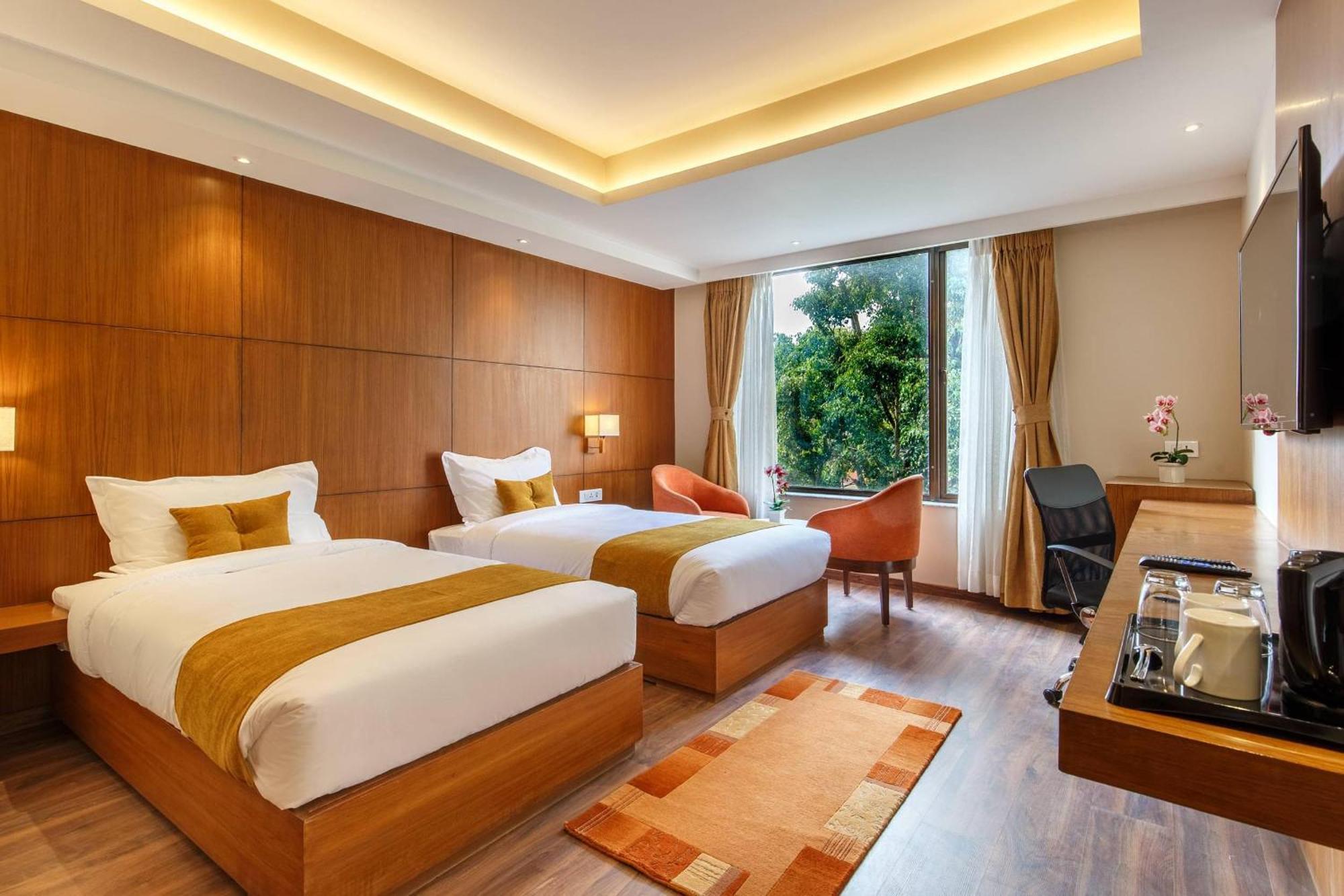 Hotel Aela Grand Near Delhi Airport By La Casa Нью-Дели Экстерьер фото