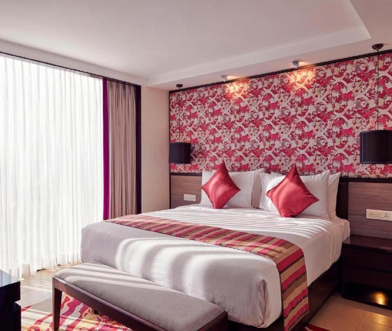 Hotel Aela Grand Near Delhi Airport By La Casa Нью-Дели Экстерьер фото
